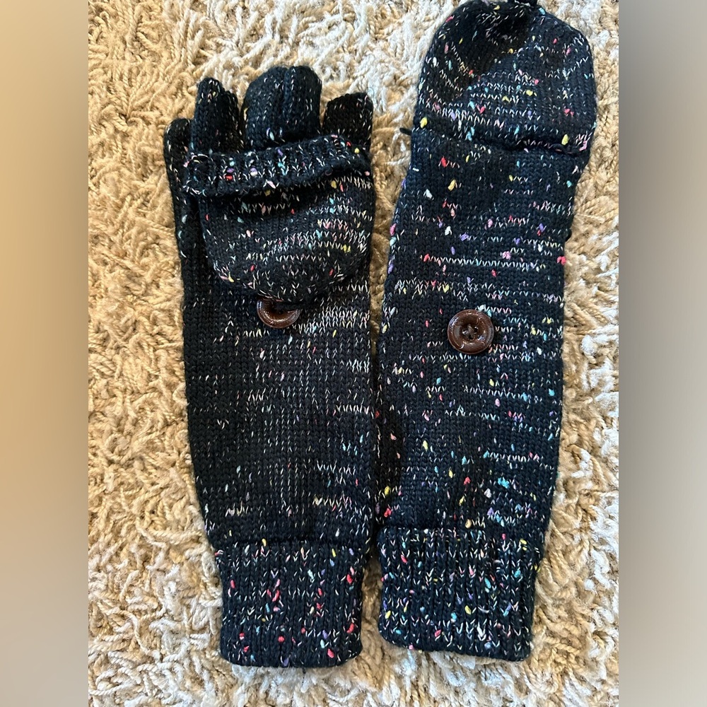 Mittens - Picture 3 of 3